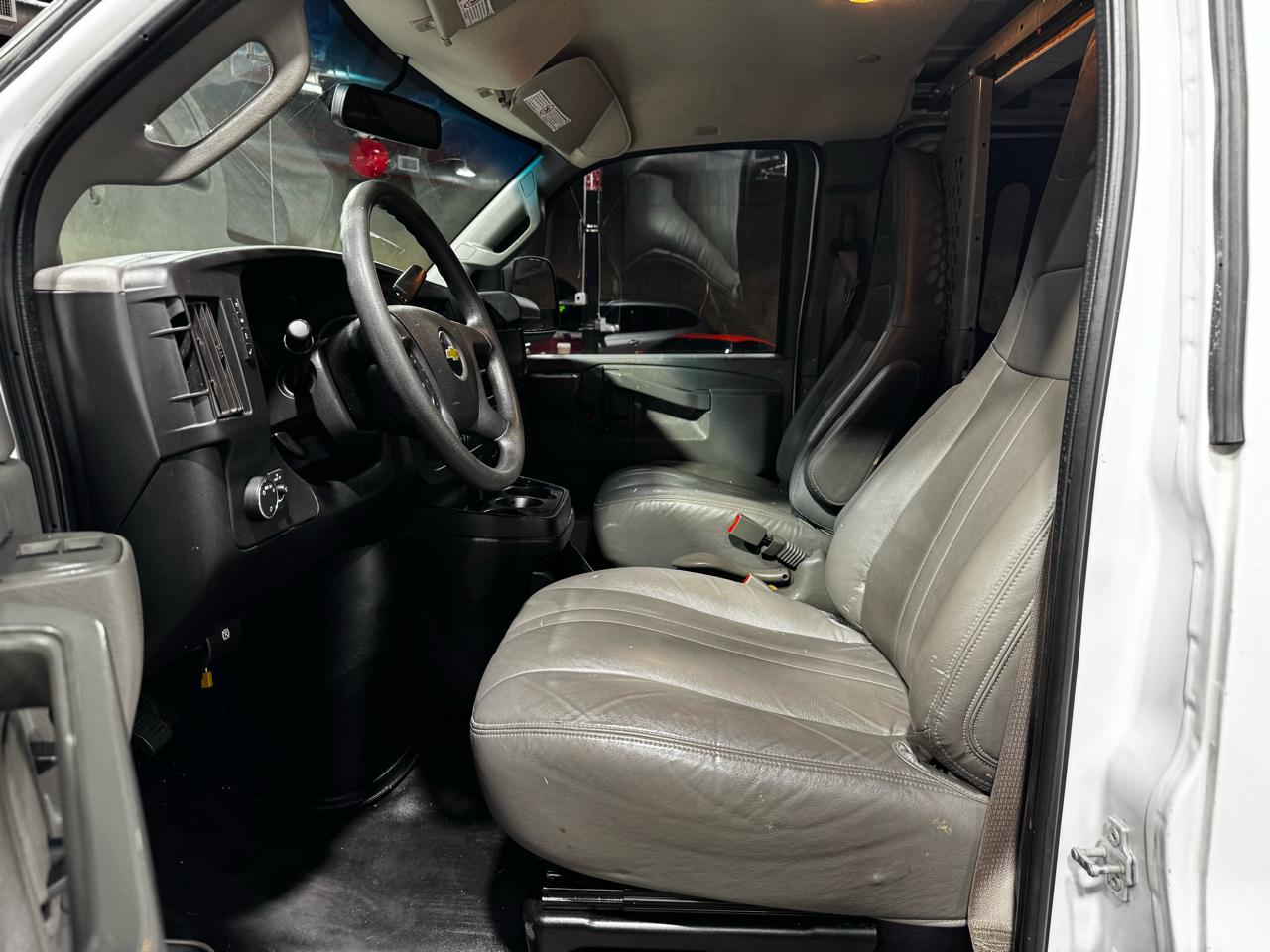 Chevrolet Express Cargo Van RWD 2500 135" 2018