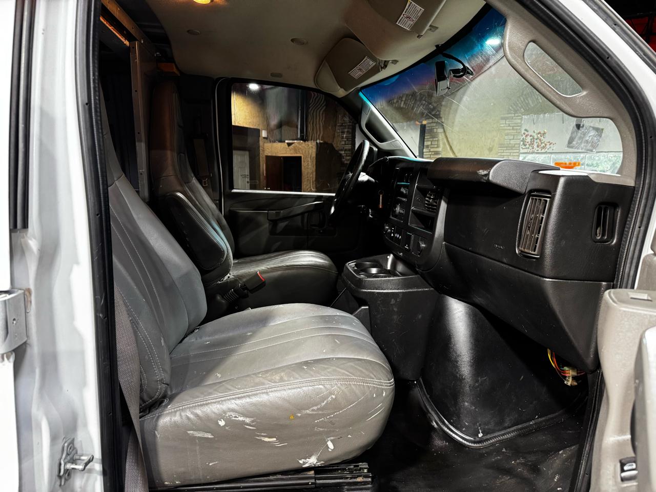 Chevrolet Express Cargo Van RWD 2500 135" 2018