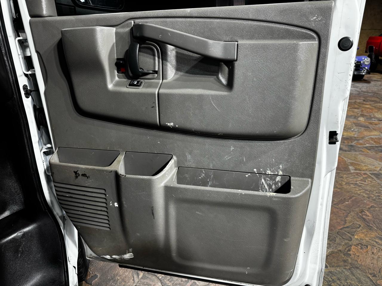 Chevrolet Express Cargo Van RWD 2500 135" 2018