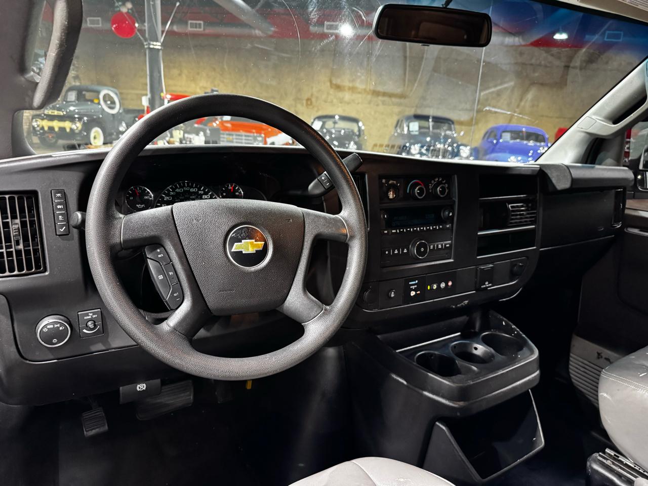 Chevrolet Express Cargo Van RWD 2500 135" 2018