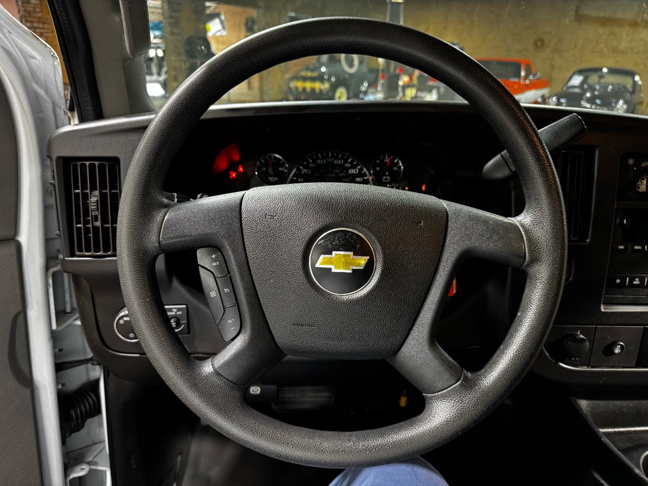 Chevrolet Express Cargo Van RWD 2500 135" 2018