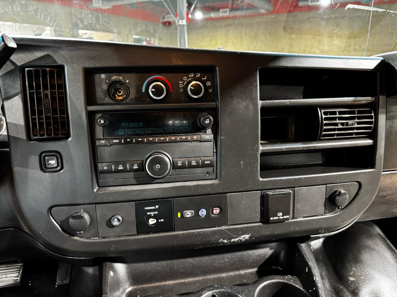Chevrolet Express Cargo Van RWD 2500 135" 2018