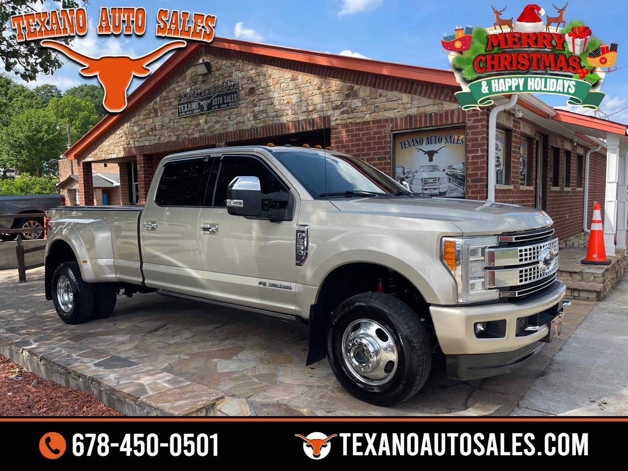 2017 Ford Super Duty F-350 DRW Platinum 4WD Crew Cab 8' Box