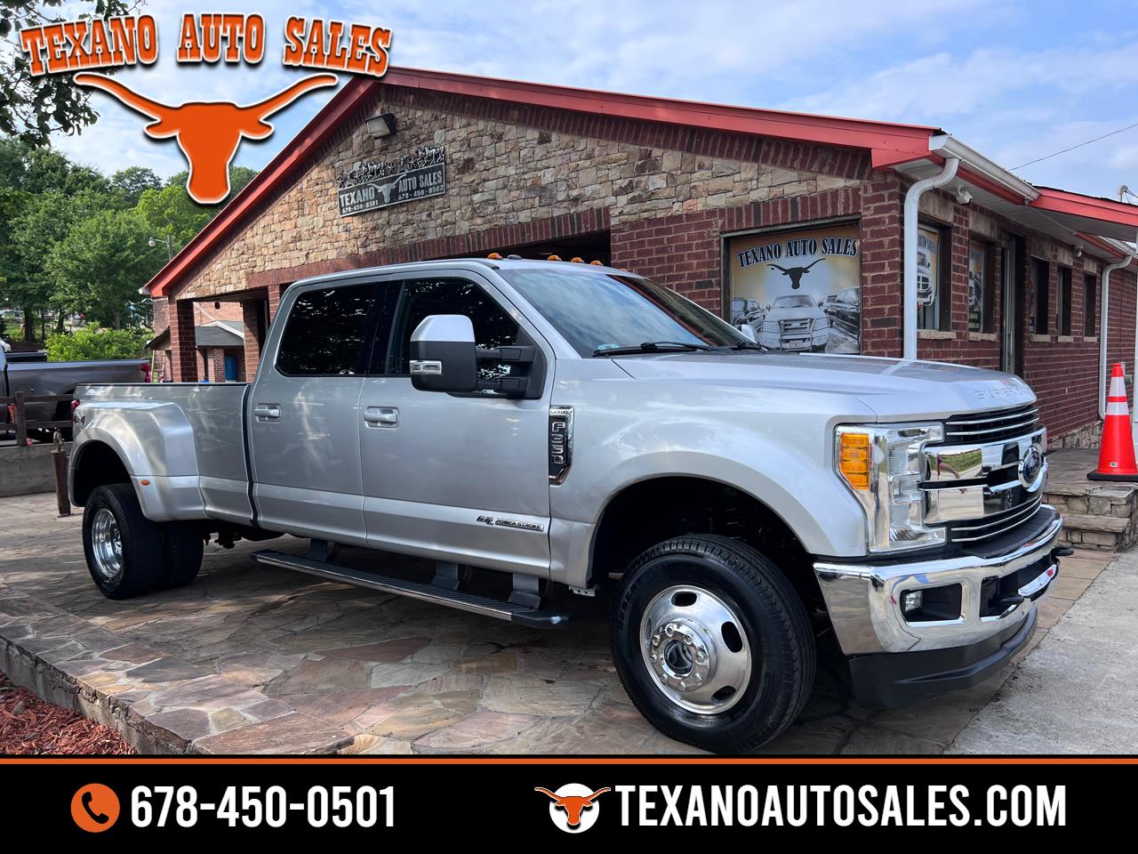 2017 Ford Super Duty F-350 DRW 4WD Crew Cab 156" Lariat
