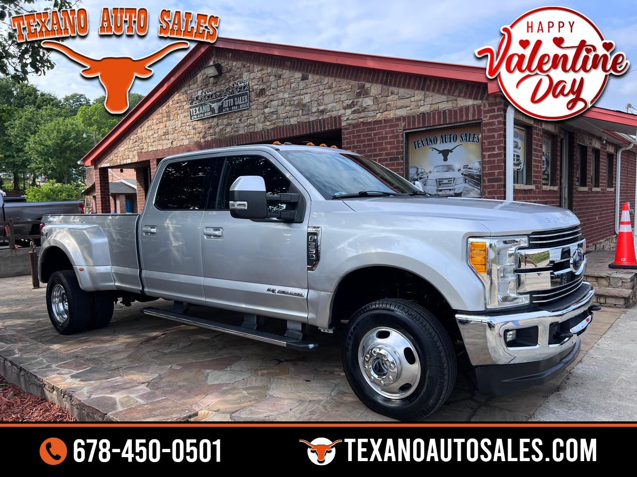 2017 Ford Super Duty F-350 DRW 4WD Crew Cab 156" Lariat