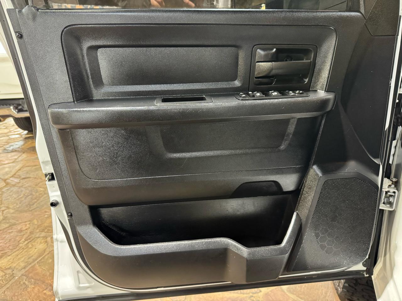 RAM 2500 4WD Crew Cab 169" Tradesman 2015