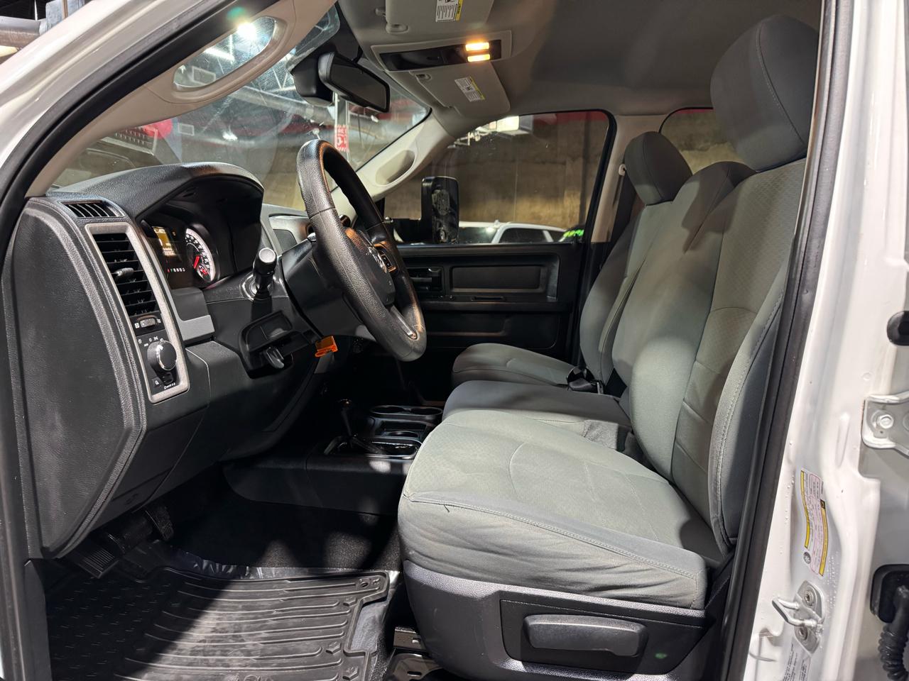 RAM 2500 4WD Crew Cab 169" Tradesman 2015