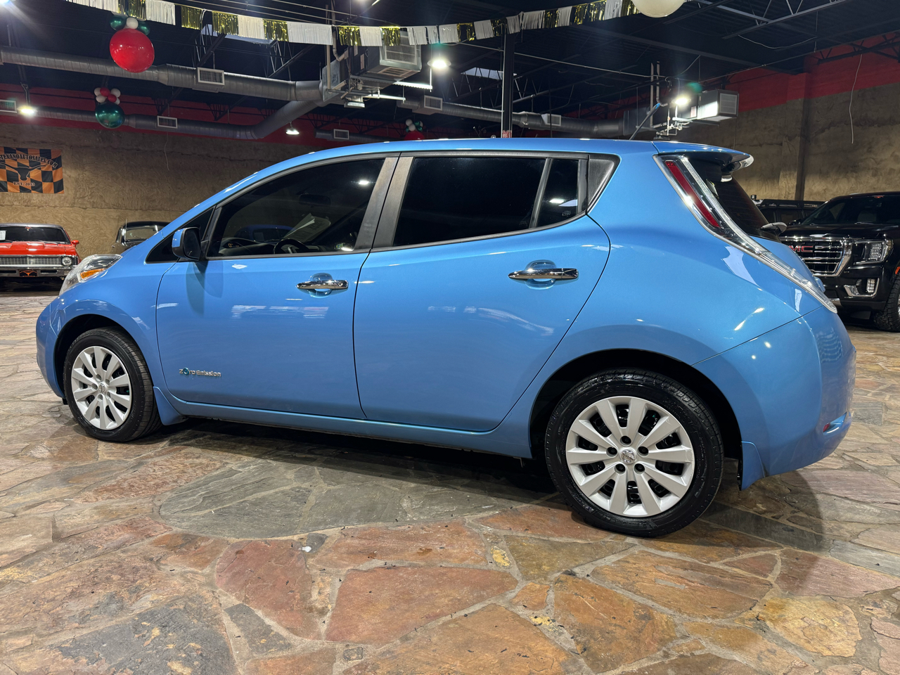 Nissan Leaf 4dr HB S 2013