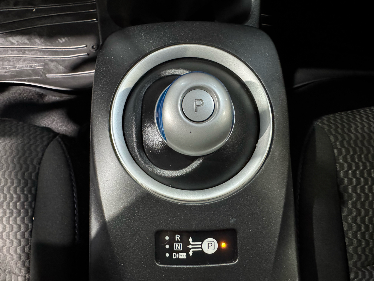 Nissan Leaf 4dr HB S 2013