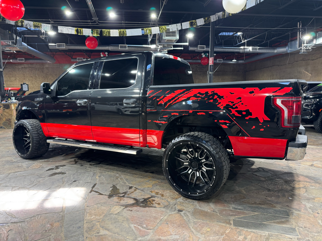 Ford F-150 2WD SuperCrew 145" XLT 2015