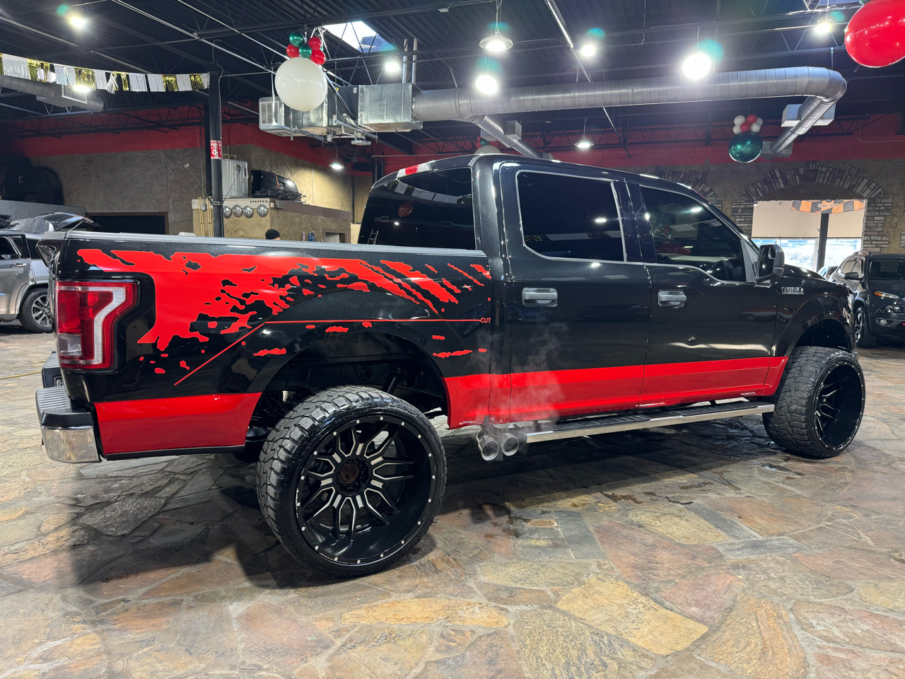 Ford F-150 2WD SuperCrew 145" XLT 2015