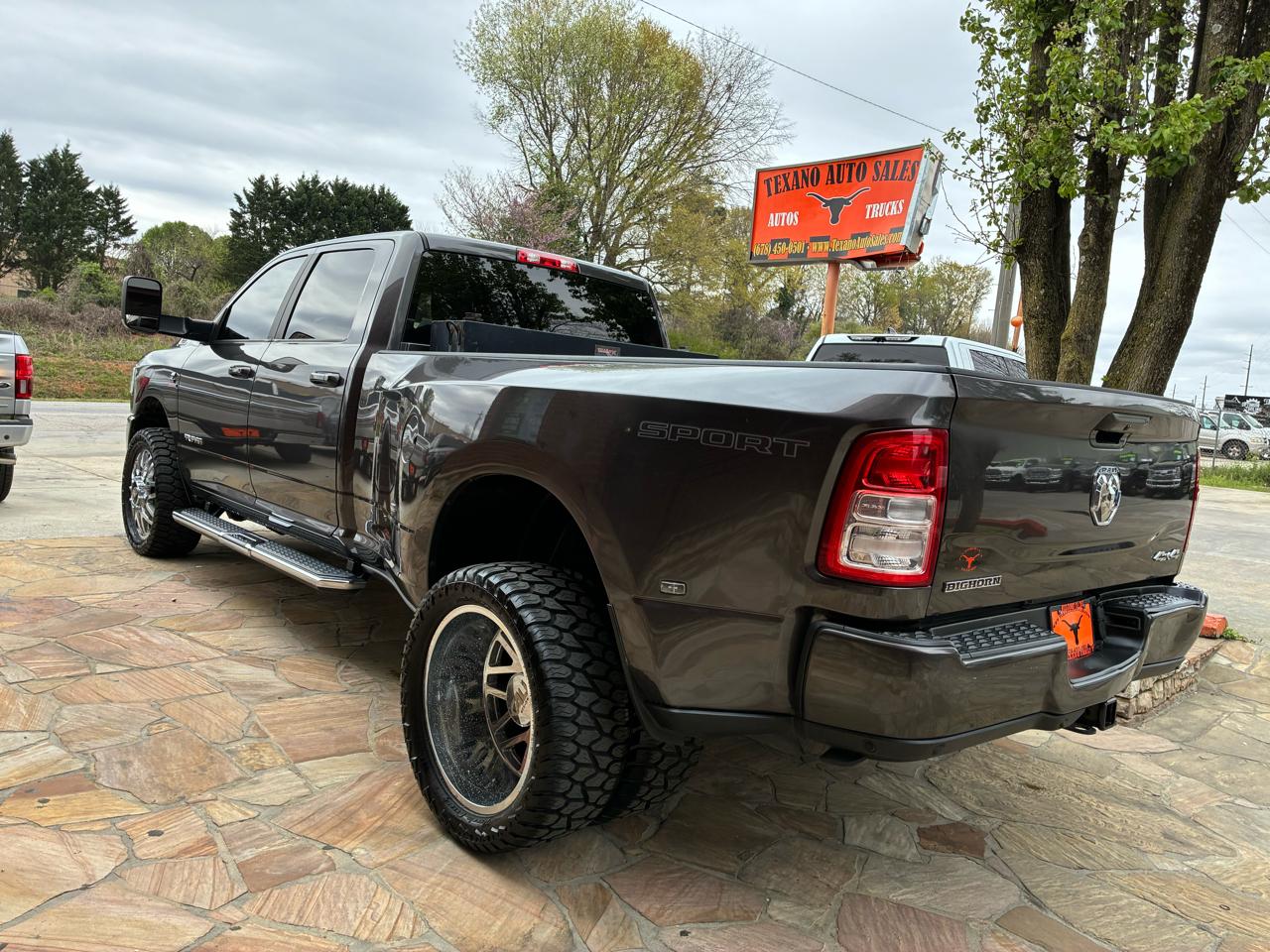 RAM 3500 Big Horn 4x4 Crew Cab 8' Box 2021