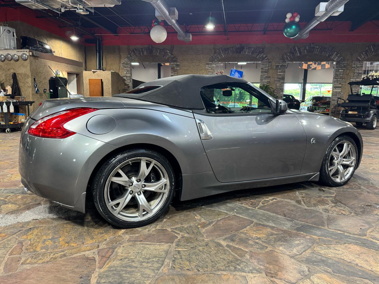 Nissan 370Z 2dr Roadster Auto Touring 2012