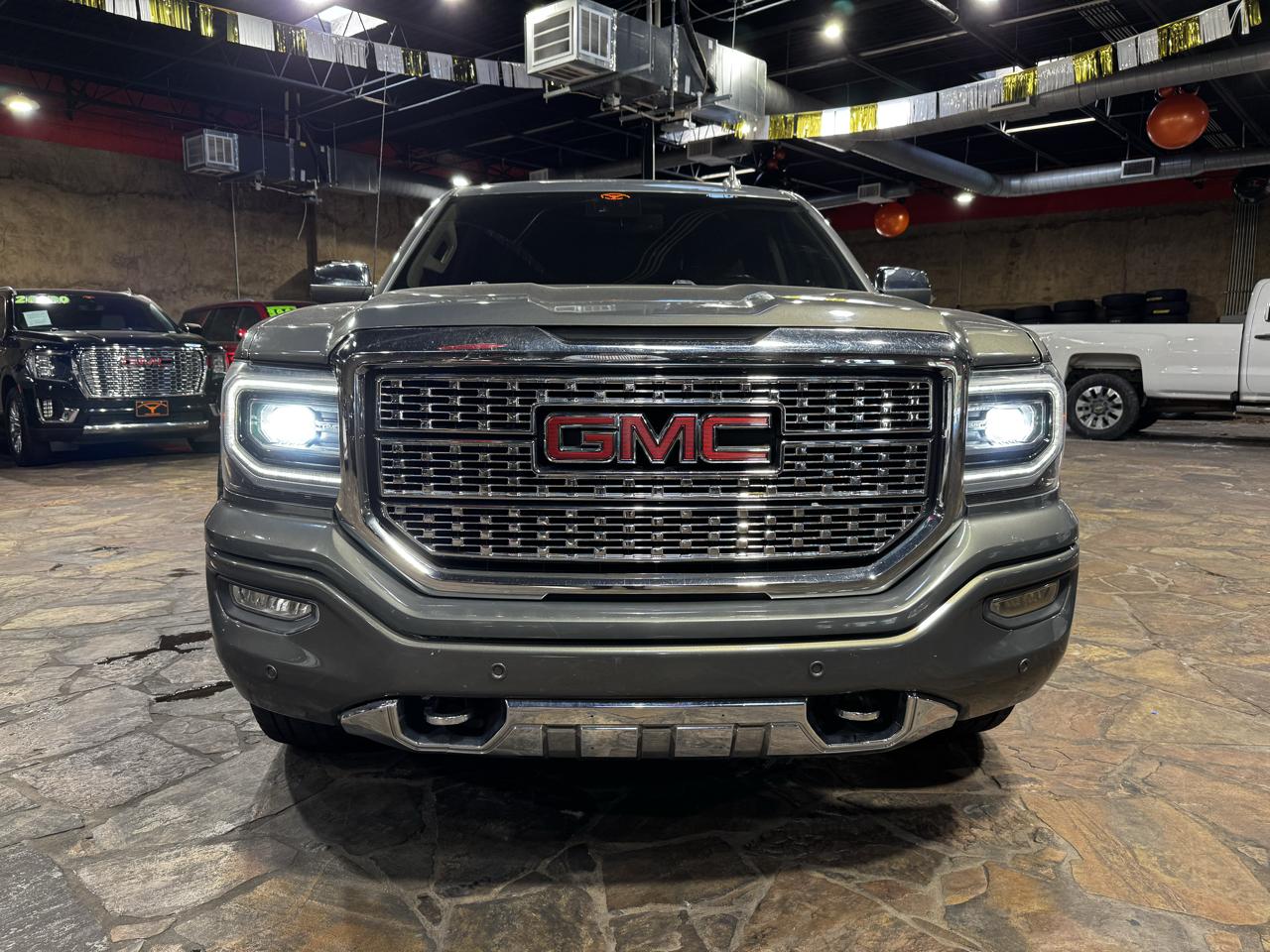 GMC Sierra 1500 4WD Crew Cab 143.5" Denali 2018