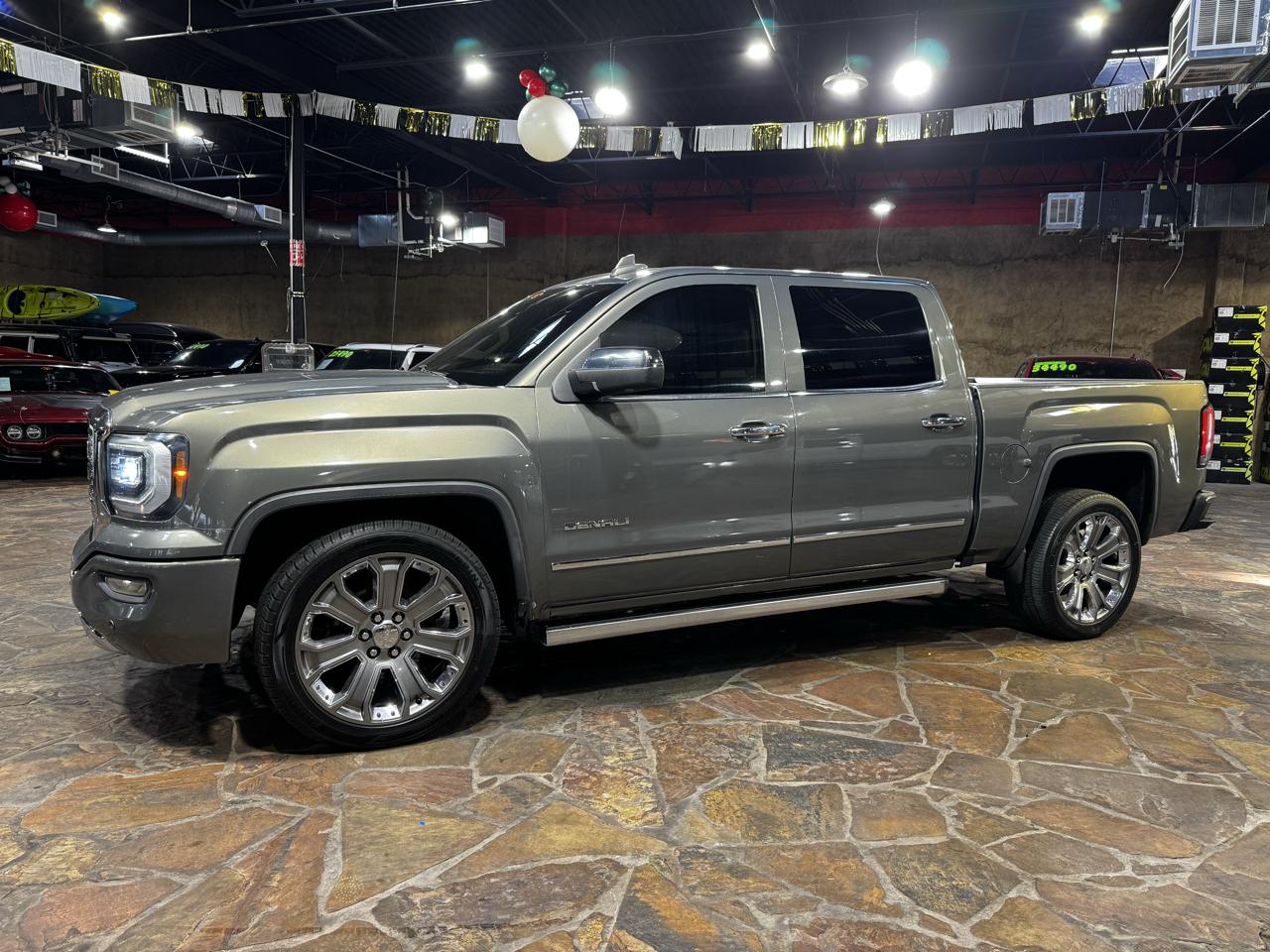 GMC Sierra 1500 4WD Crew Cab 143.5" Denali 2018
