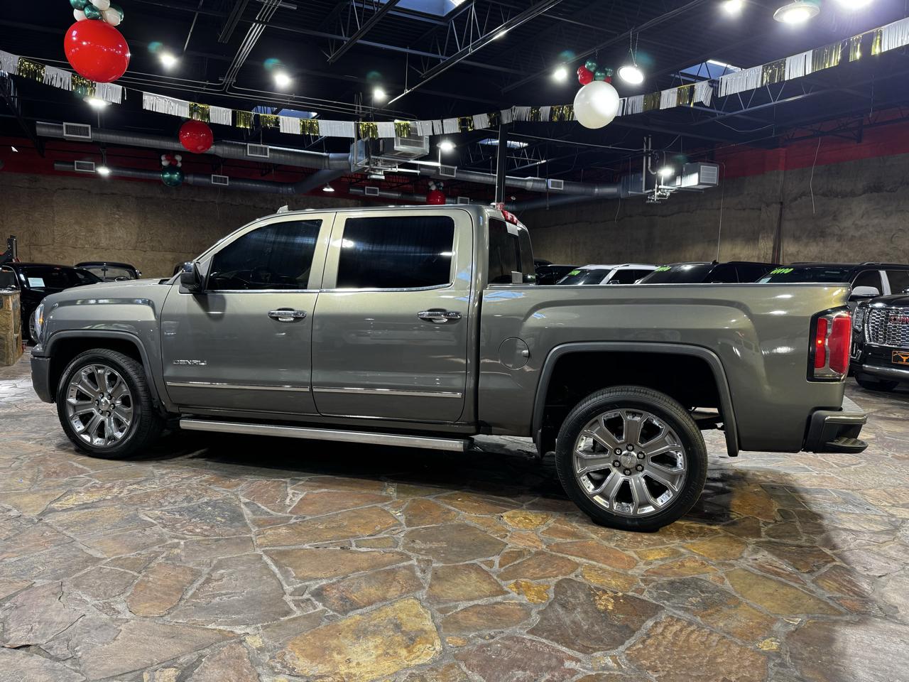 GMC Sierra 1500 4WD Crew Cab 143.5" Denali 2018