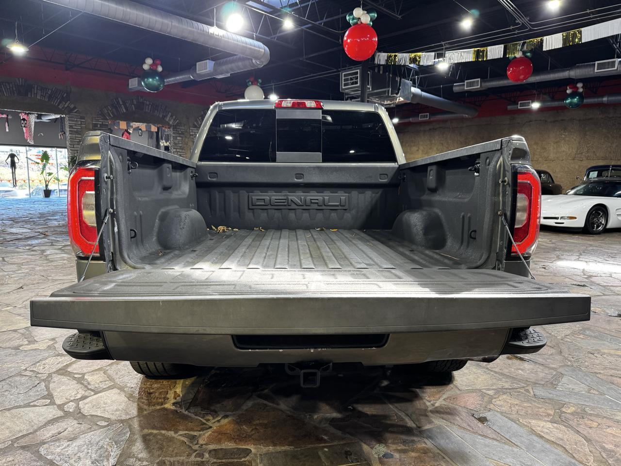 GMC Sierra 1500 4WD Crew Cab 143.5" Denali 2018