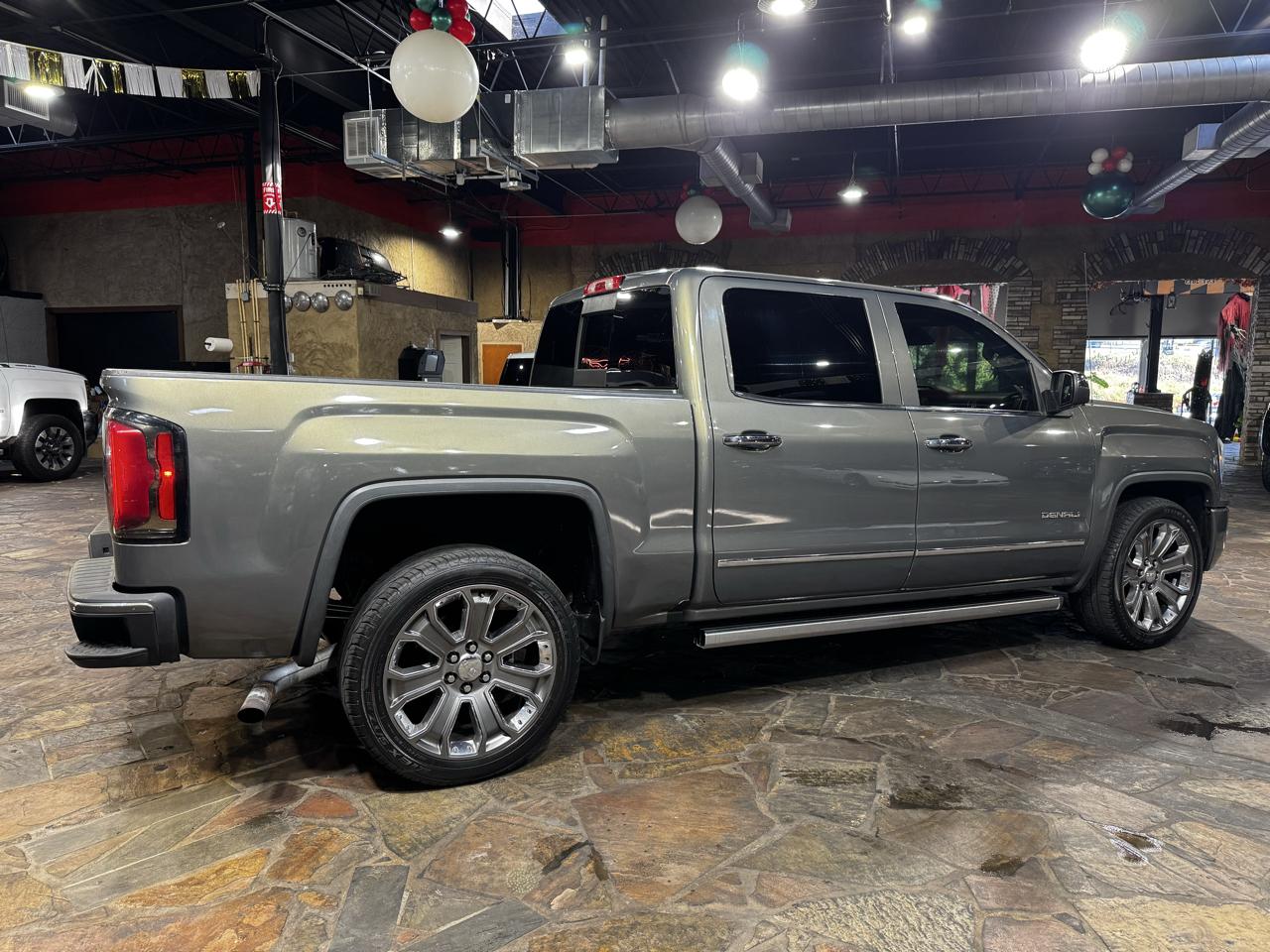 GMC Sierra 1500 4WD Crew Cab 143.5" Denali 2018