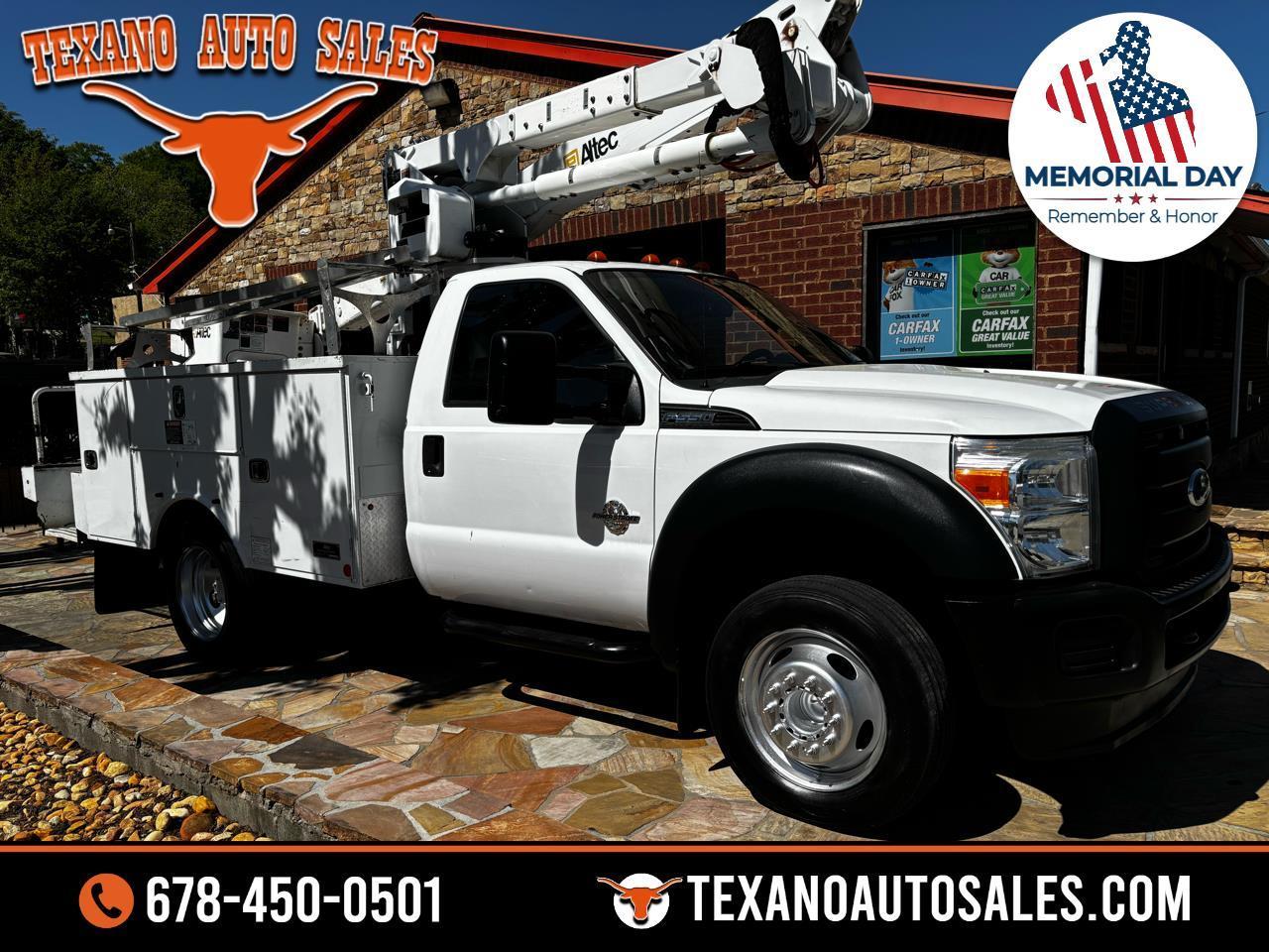 Ford Super Duty F-550 DRW 2WD Reg Cab 165" WB 84" CA XLT 2015