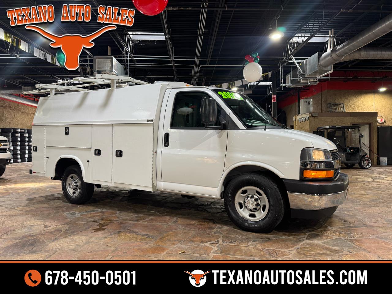 2018 Chevrolet Express Cutaway Base's photo