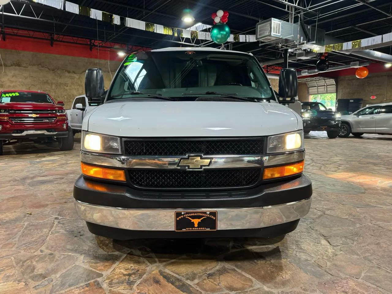 Chevrolet Express Commercial Cutaway 3500 Van 139" 2018