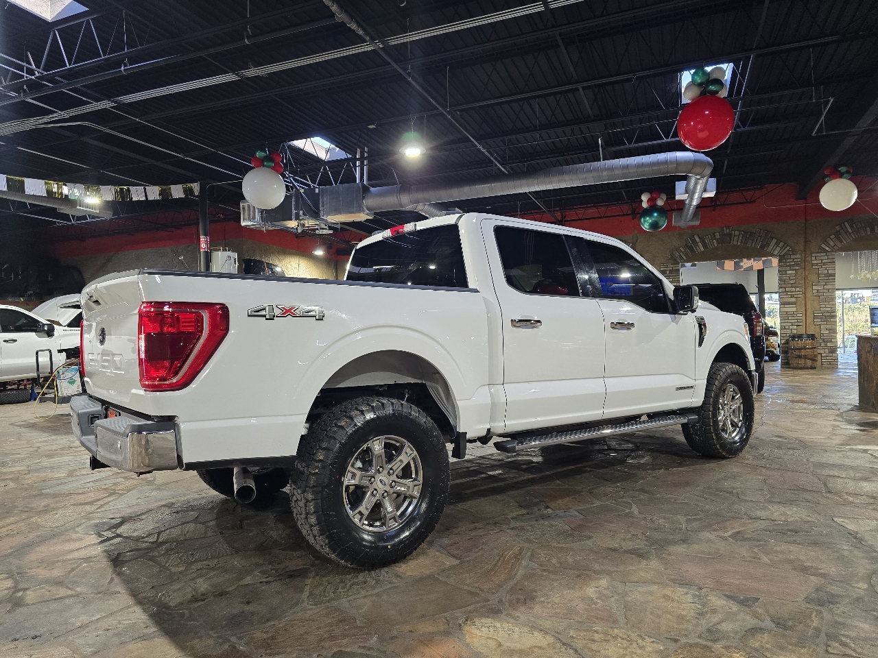 Ford F-150 4WD SuperCrew 139" XLT 2021