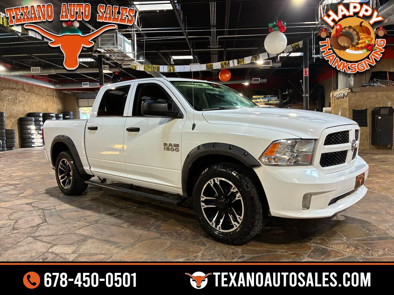 2017 RAM 1500 Express 4x4 Crew Cab 5'7" Box