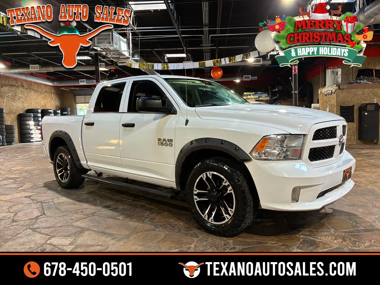 2017 RAM 1500 Express 4x4 Crew Cab 5'7" Box