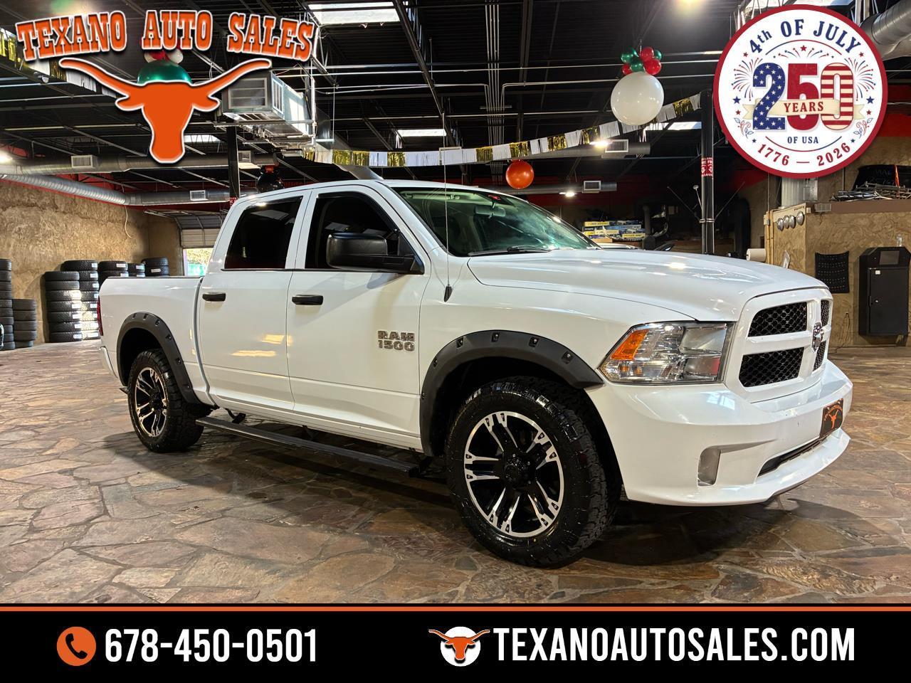 2017 RAM 1500 Express 4x4 Crew Cab 5'7" Box
