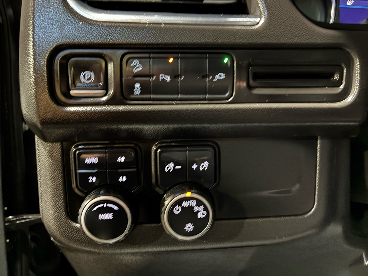 Chevrolet Tahoe 4WD 4dr Z71 2021