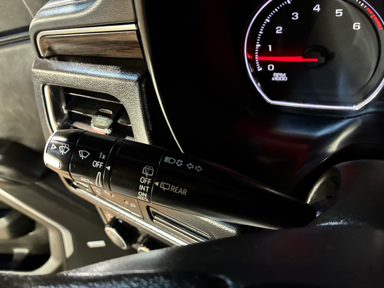 Chevrolet Tahoe 4WD 4dr Z71 2021