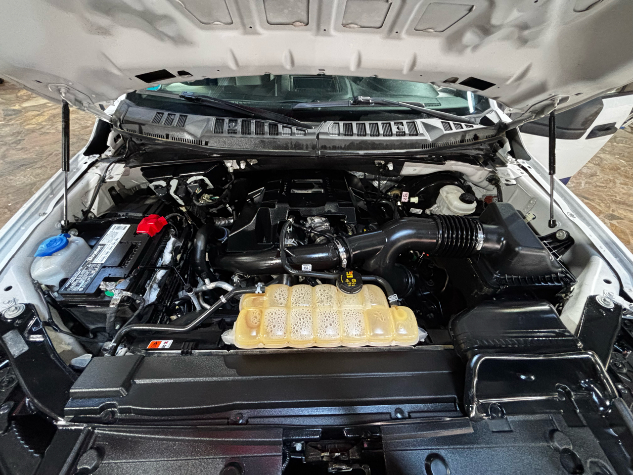 Ford F-150 2WD Reg Cab 122.5" XLT 2018