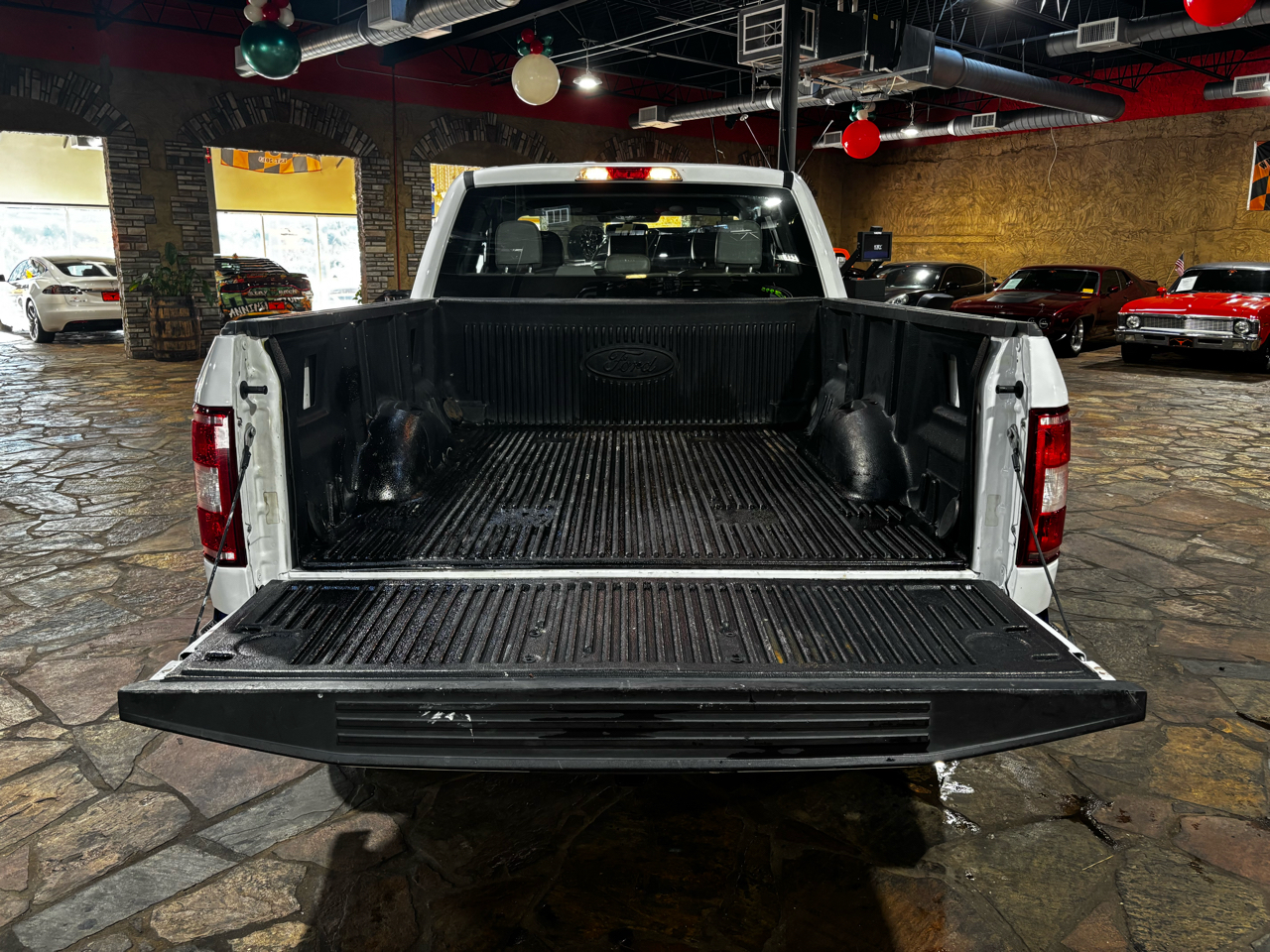 Ford F-150 2WD Reg Cab 122.5" XLT 2018
