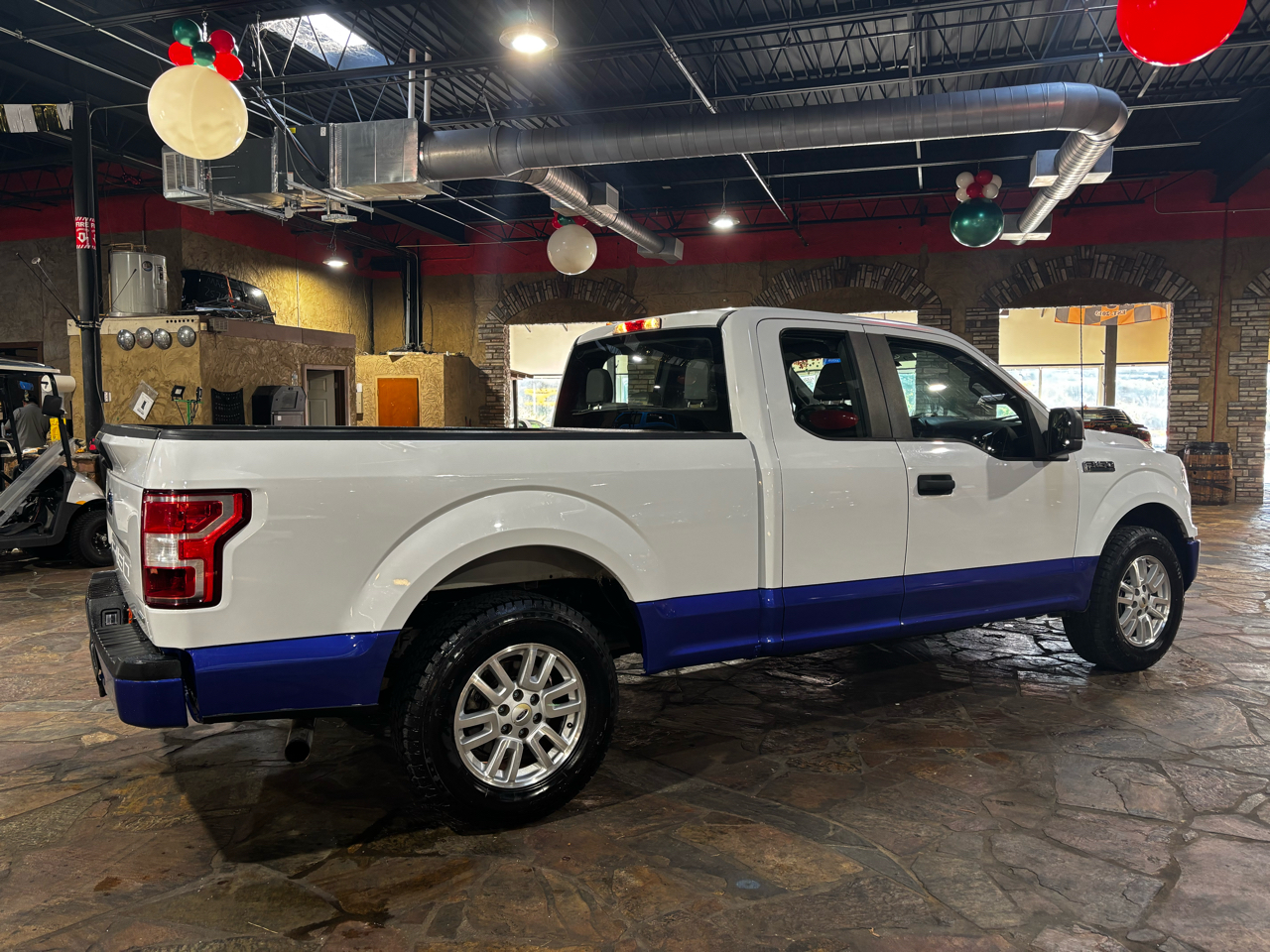 Ford F-150 2WD Reg Cab 122.5" XLT 2018