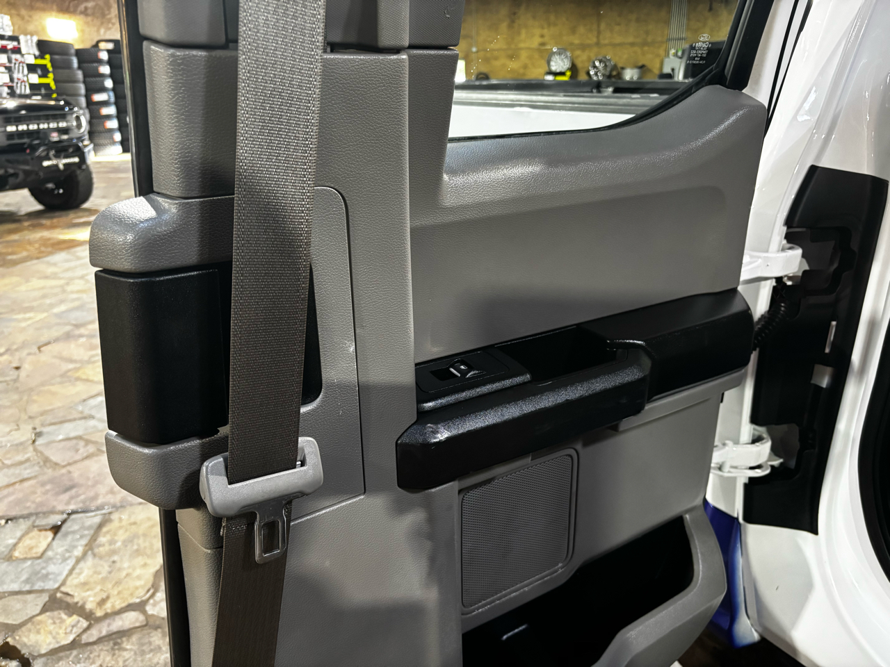 Ford F-150 2WD Reg Cab 122.5" XLT 2018