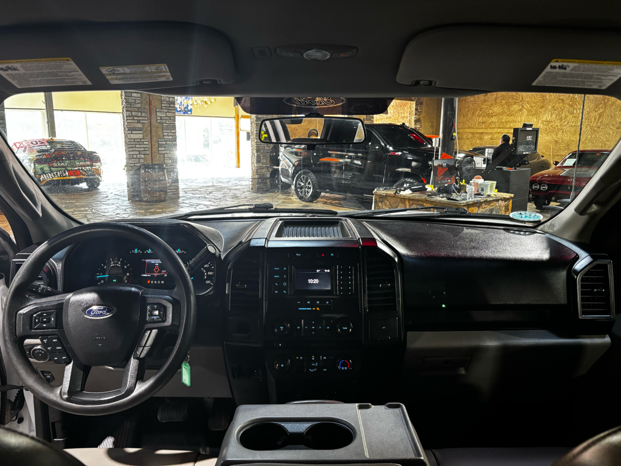 Ford F-150 2WD Reg Cab 122.5" XLT 2018