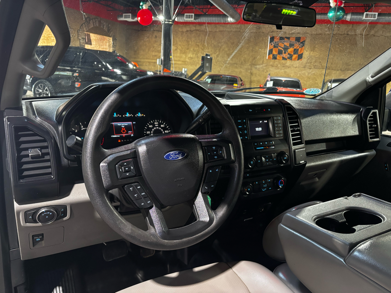 Ford F-150 2WD Reg Cab 122.5" XLT 2018