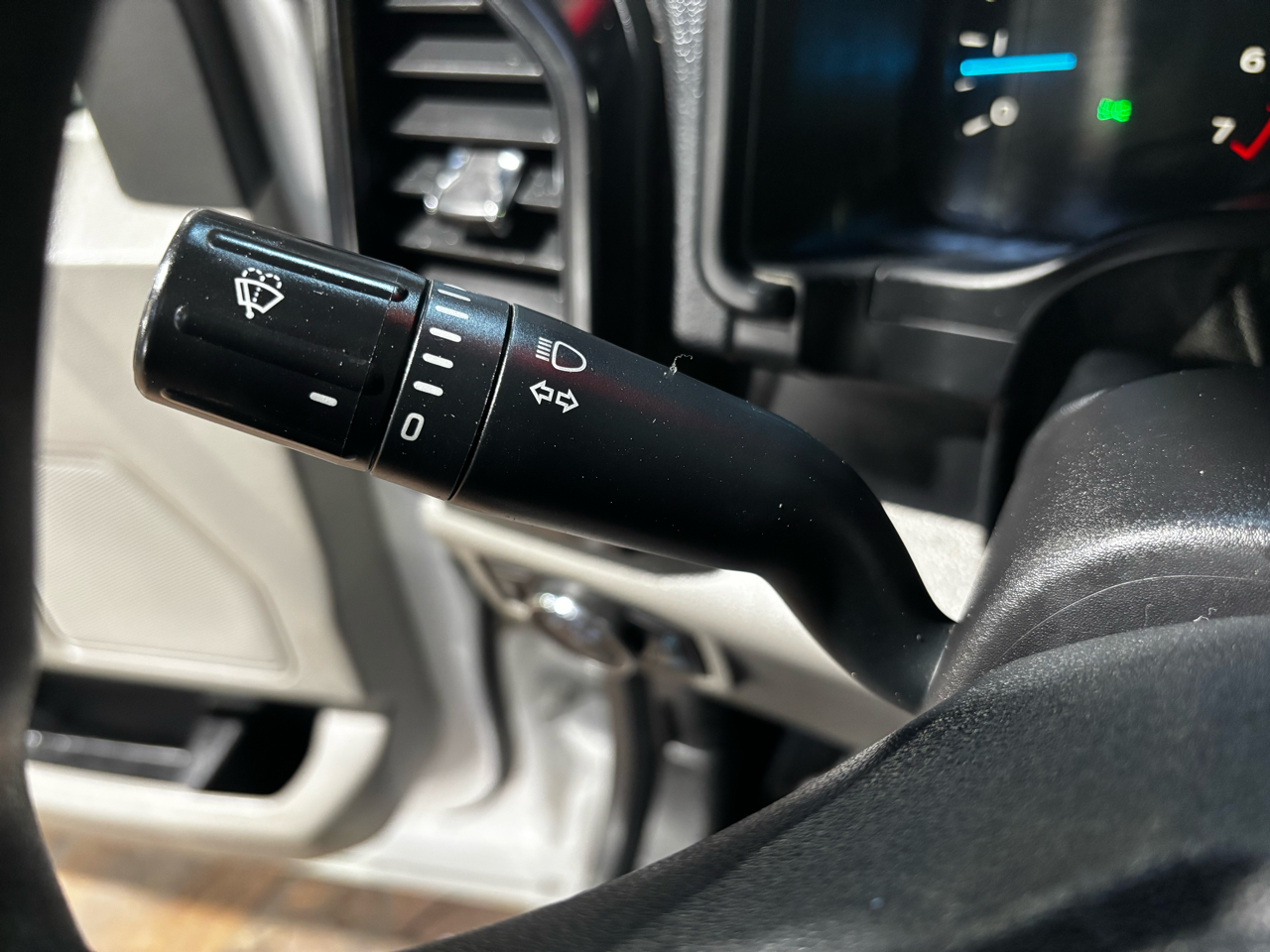 Ford F-150 2WD Reg Cab 122.5" XLT 2018