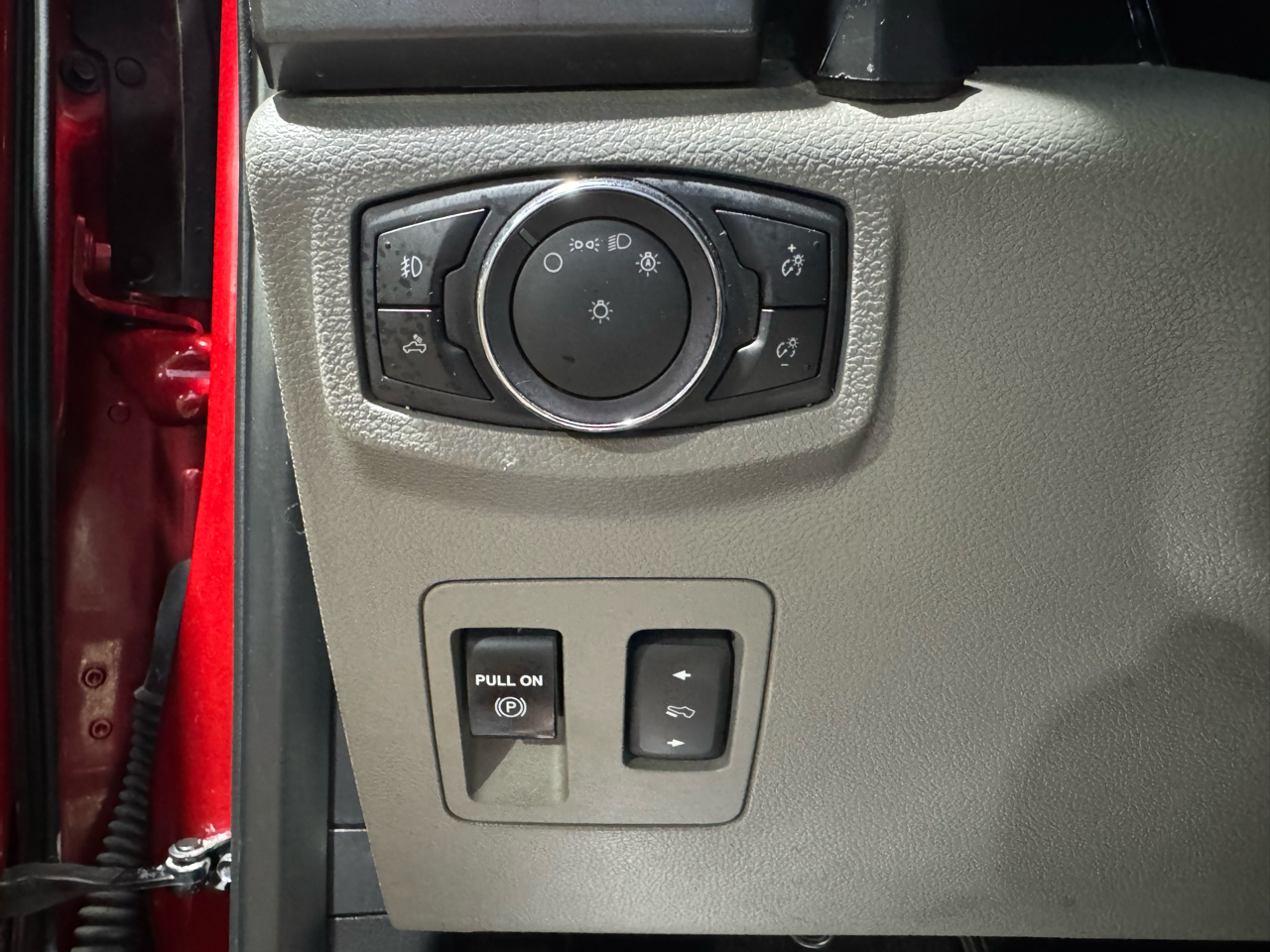 Ford F-150 2WD SuperCrew 139" XLT 2020