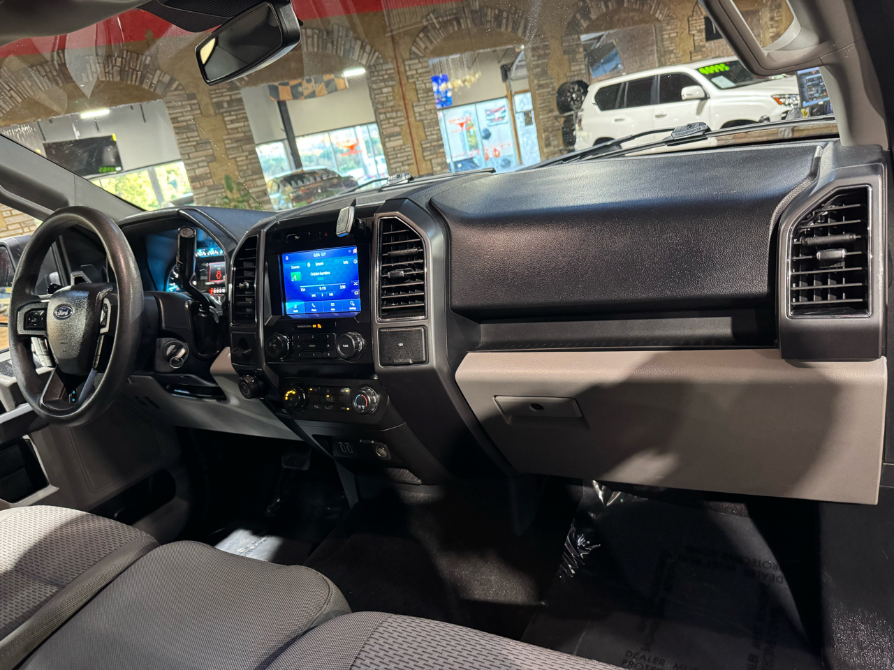 Ford F-150 2WD SuperCrew 139" XLT 2020
