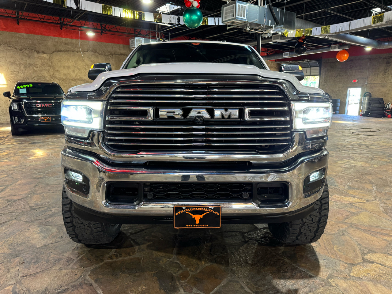 RAM 2500 Laramie 4x4 Mega Cab 6'4" Box 2020