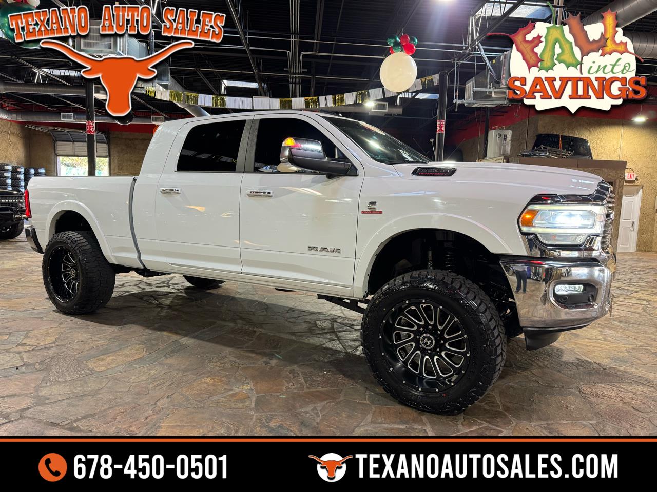 RAM 2500 Laramie 4x4 Mega Cab 6'4" Box 2020