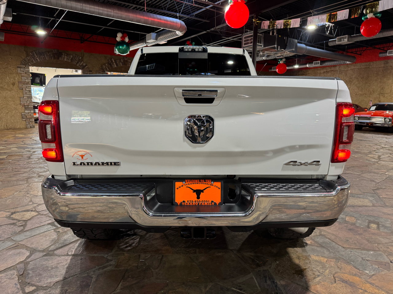 RAM 2500 Laramie 4x4 Mega Cab 6'4" Box 2020