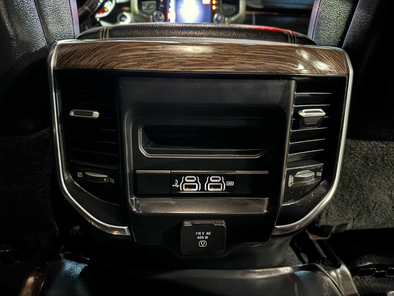 RAM 2500 Laramie 4x4 Mega Cab 6'4" Box 2020