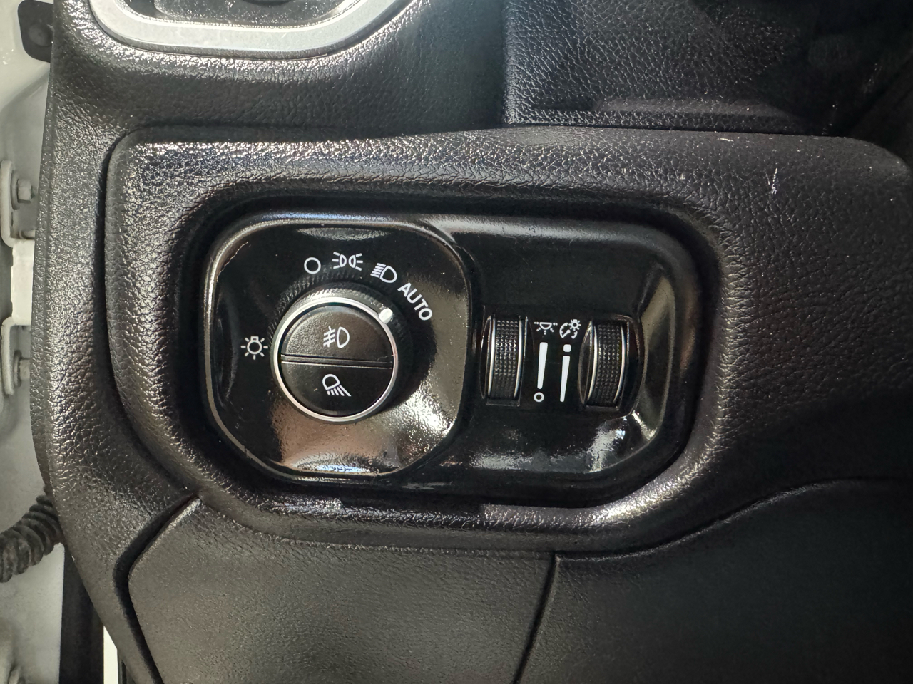 RAM 2500 Laramie 4x4 Mega Cab 6'4" Box 2020