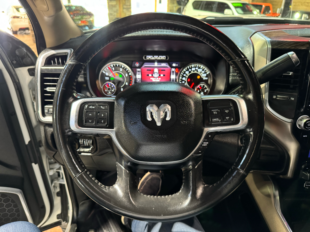 RAM 2500 Laramie 4x4 Mega Cab 6'4" Box 2020