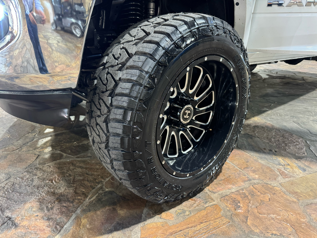 RAM 2500 Laramie 4x4 Mega Cab 6'4" Box 2020