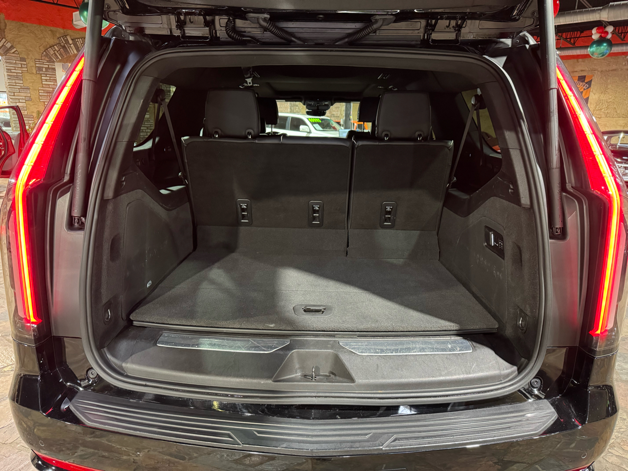 Cadillac Escalade ESV 4WD 4dr Sport 2022