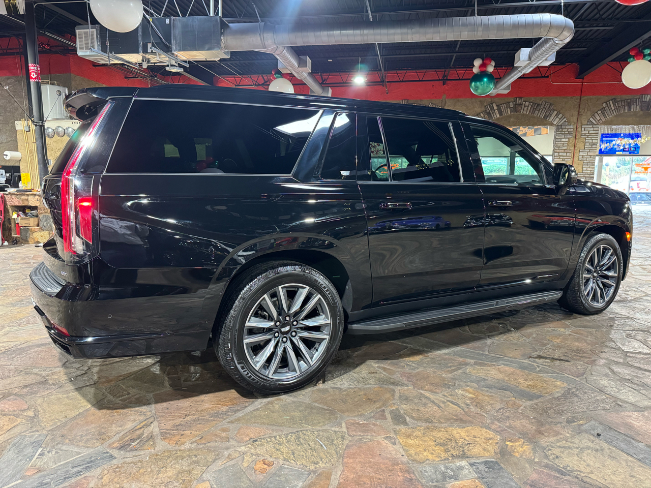 Cadillac Escalade ESV 4WD 4dr Sport 2022