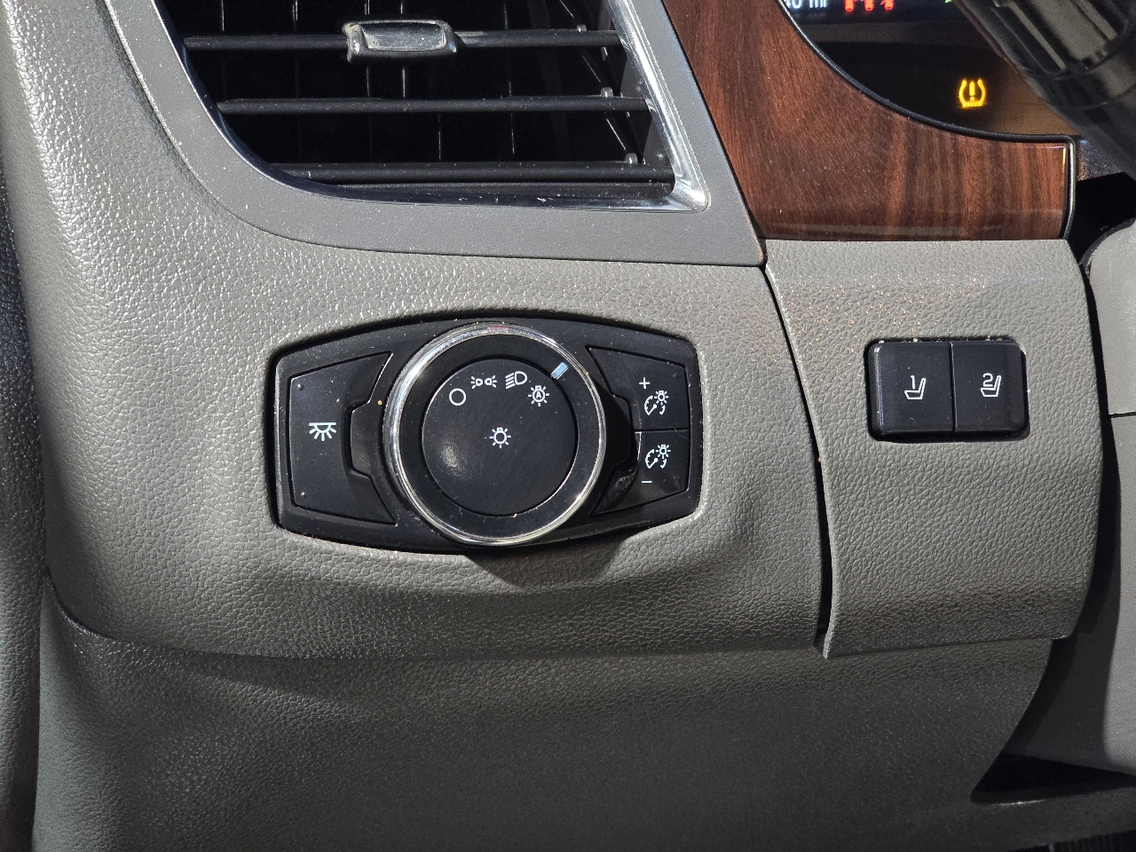 Ford Edge 4dr Limited FWD 2014